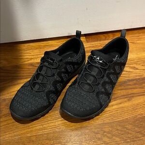 Sketchers hand free slip-ins relaxed fit air cooled memory foam sneakers.